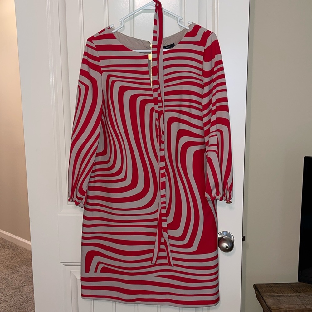 Tahari Dress. EUC.